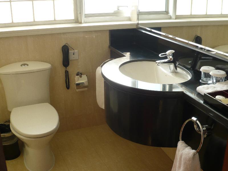 שנגחאי Noble Center Hotel מראה חיצוני תמונה