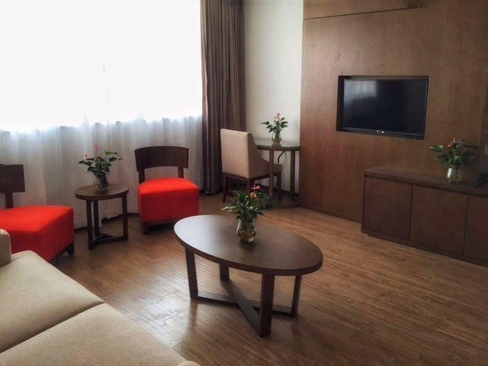 שנגחאי Noble Center Hotel מראה חיצוני תמונה